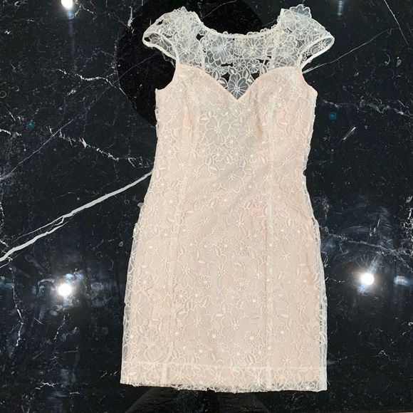 Lace dress Lipsy London, light pink, low cut back, perfect condition - Picture 4 of 10